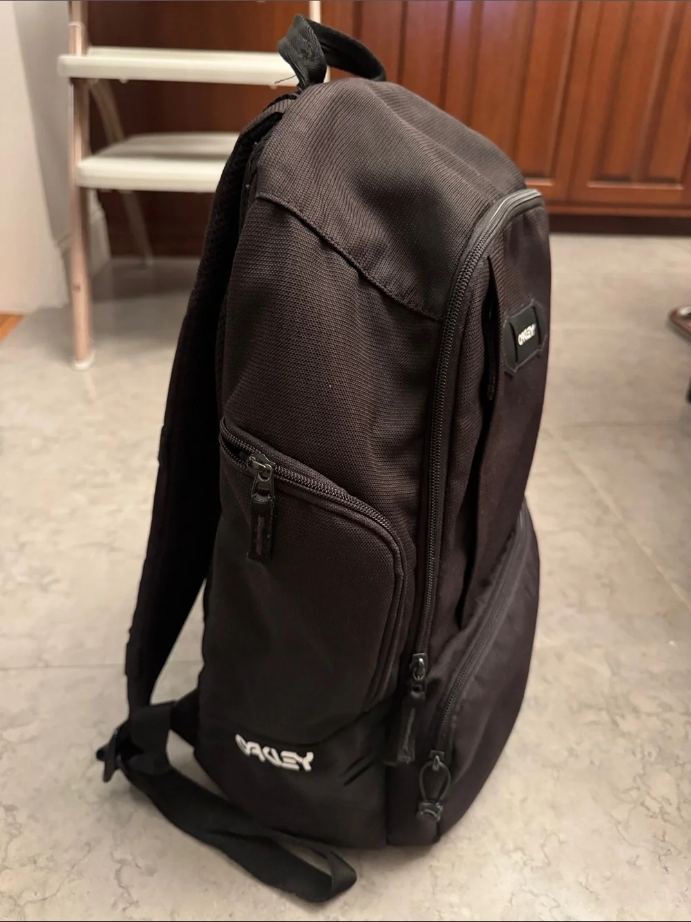 Black Oakley Street Organizing 22L Everyday Backpack 🎒